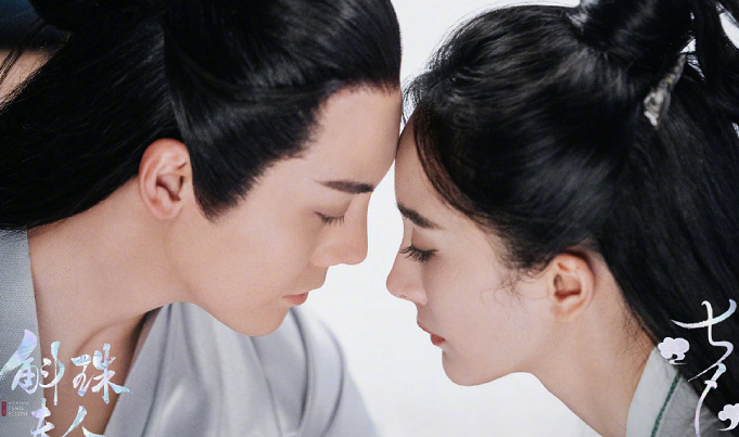 探秘小巷獨(dú)特小店，劉凱威與楊冪新劇揭曉！