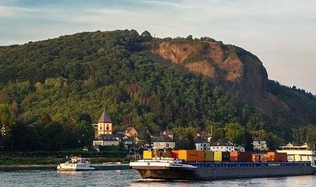 最新魯爾山視頻,最新魯爾山視頻，小巷深處的獨特風(fēng)味探索