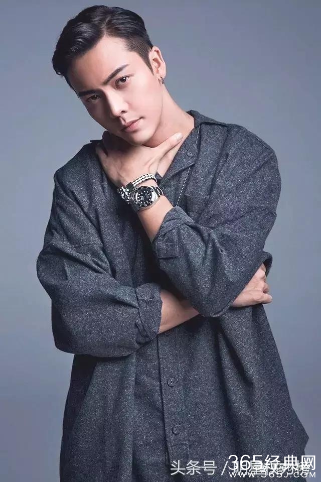 陳偉霆2025年最新動態(tài)，自信成就勵志之旅，閃耀星光下的變化與成長