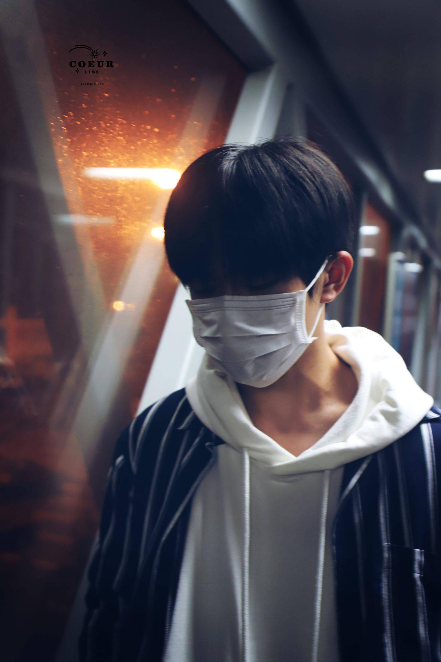 易烊千璽夏日溫馨故事揭秘，最新新聞一覽