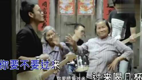 張?zhí)J葦最新客家話視頻，親情與友情的溫馨日常